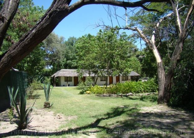 Chalets Island Safari Lodge